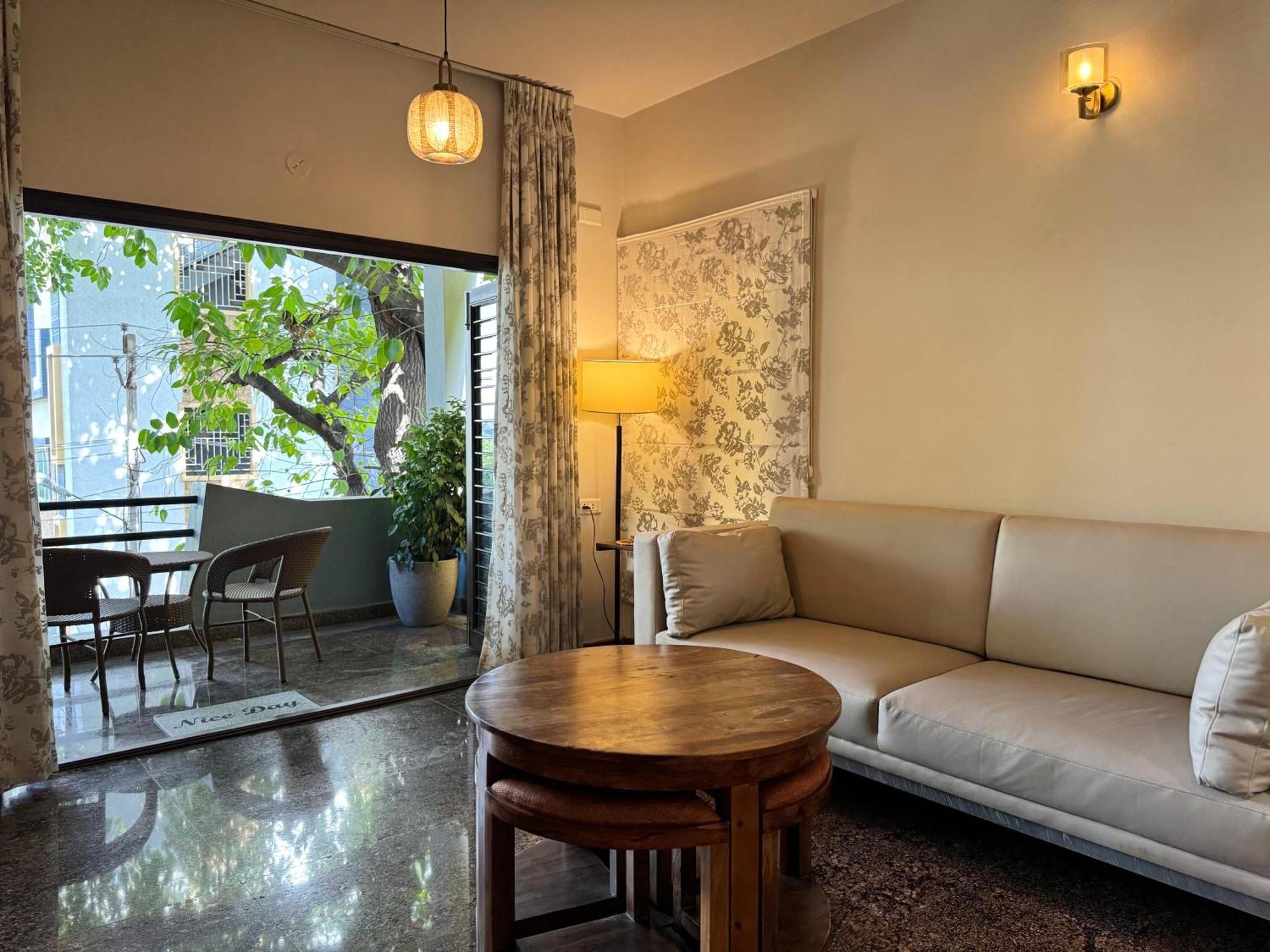 Idam Na Mama Lägenhet Bangalore Exteriör bild